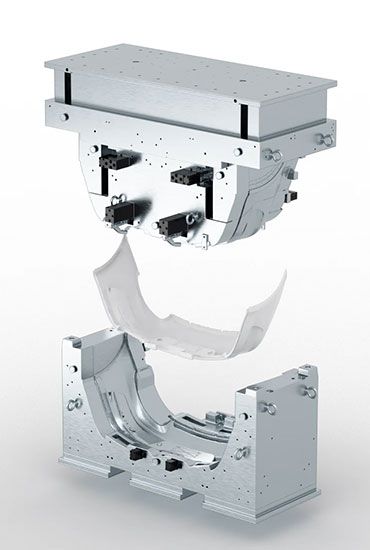 stampo-reinforced-reaction-injection-molding-paraurti-posteriore-automotive-ennegi